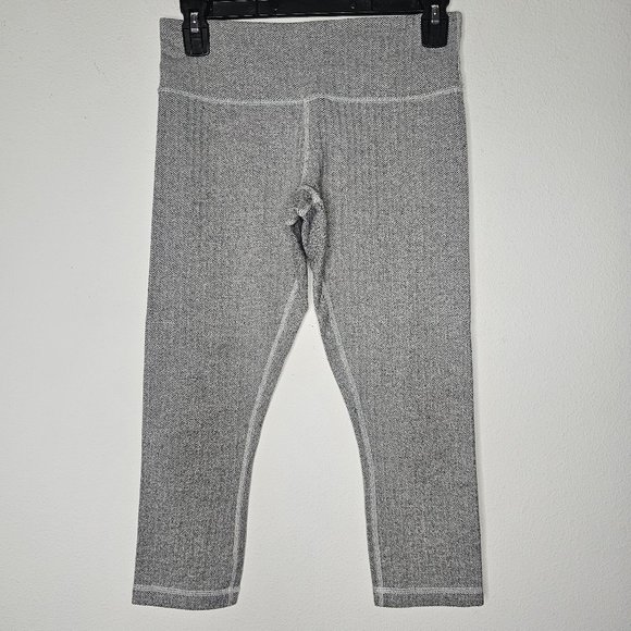 Like New Lululemon Women's Gray/Textered Activewear Leggings Size 6 - Picture 1 of 7
